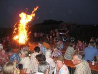 Schwarzwaldverein feiert Sonnwendfeuer auf dem Breisacher Eckartsberg