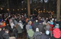 Vorweihnachtliche Stimmung: Krippenspiel im Gündlinger Wald