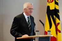 Schlemmer-Vogtsburg lässt bitten: Ministerpräsident Winfried Kretschmann lässt Bundespräsident und Diplomaten \"kaiserlich geniessen\".