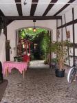 Durch diese hohle Gasse muss, wer ins Stubenhaus will