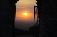 Von der Burg ins Abendrot geblickt